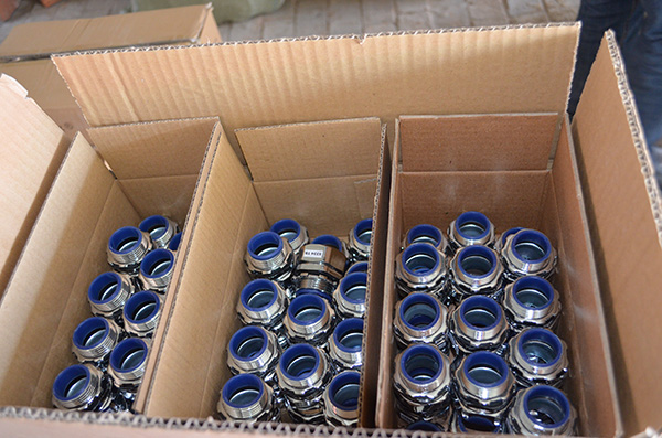 金属软管接头包装.jpg 金属软管接头包装.jpg